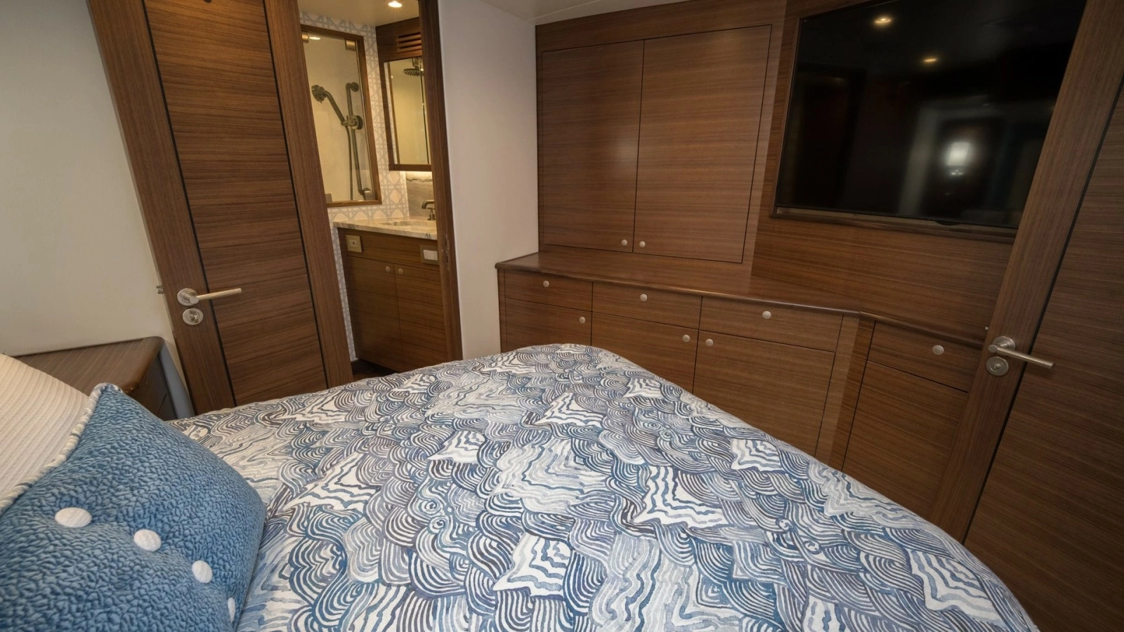 2026 Winter Custom Yachts 75 Open Convertible- MISS CARRIE- Master Stateroom