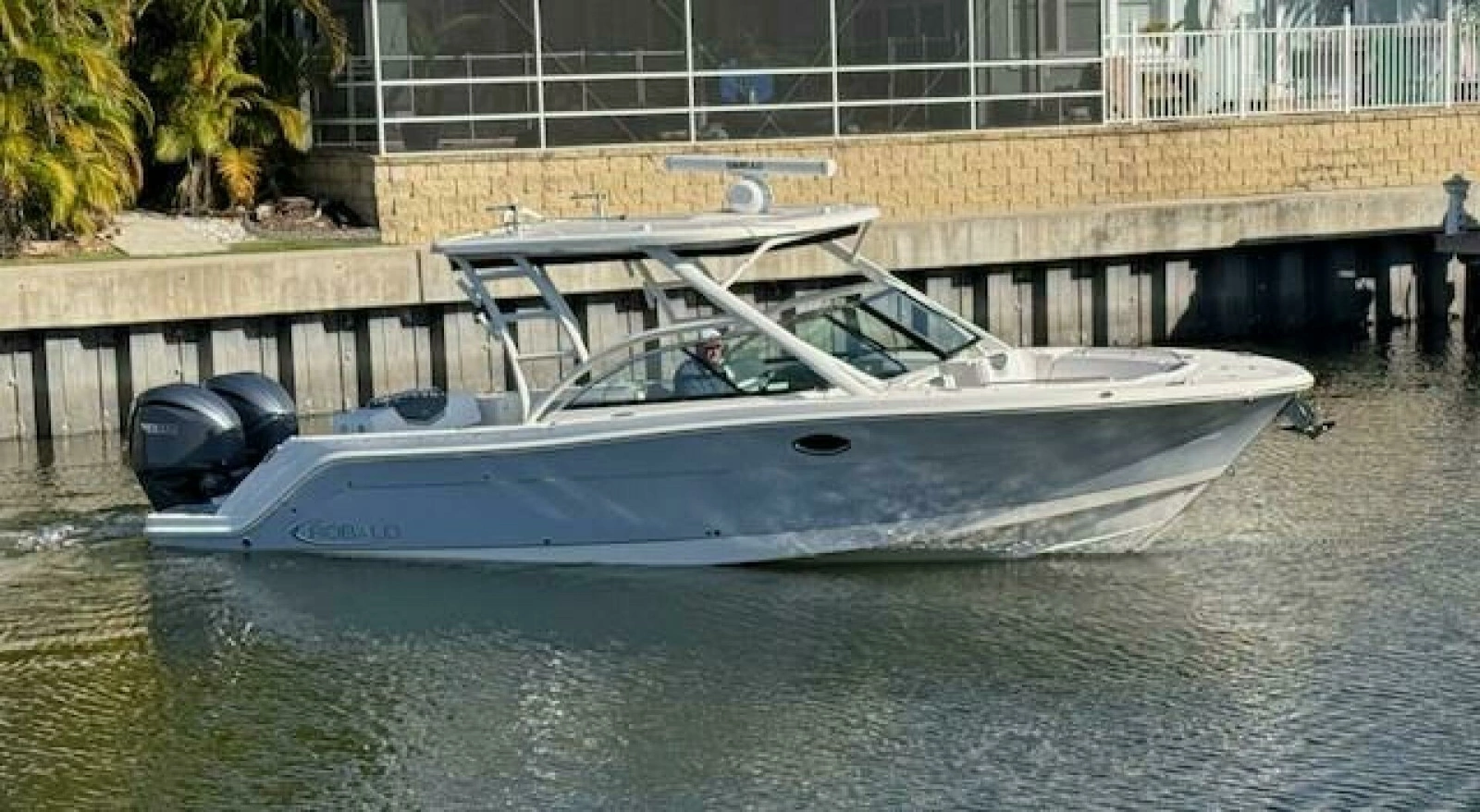 2021 Robalo R317 photo 1