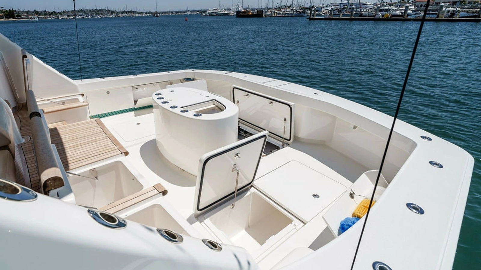 Spacious Aft Cockpit with Storage