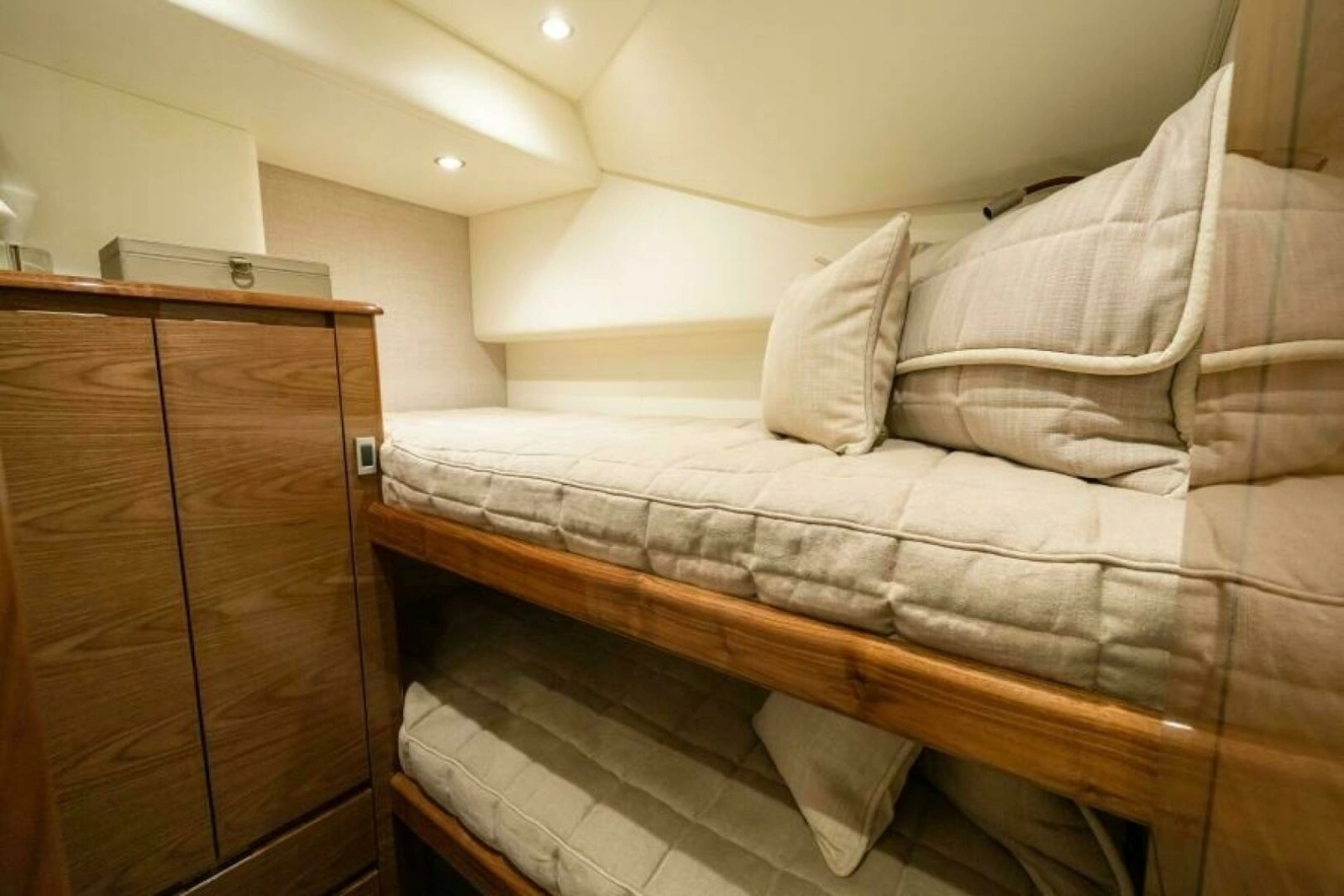 54 Viking Sport Tower Guest Stateroom