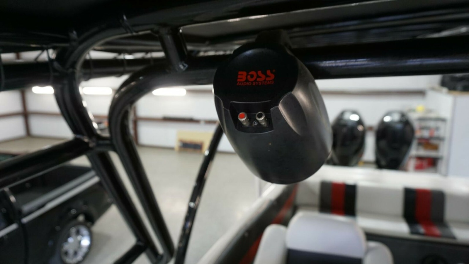 32' 1998 Active Thunder 32 CC