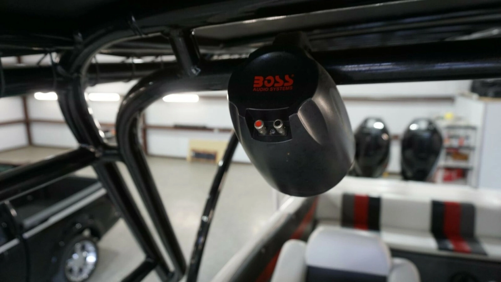 1998 32 Active Thunder 32 CC Ms. Rita Canvas Top Speakers (3)