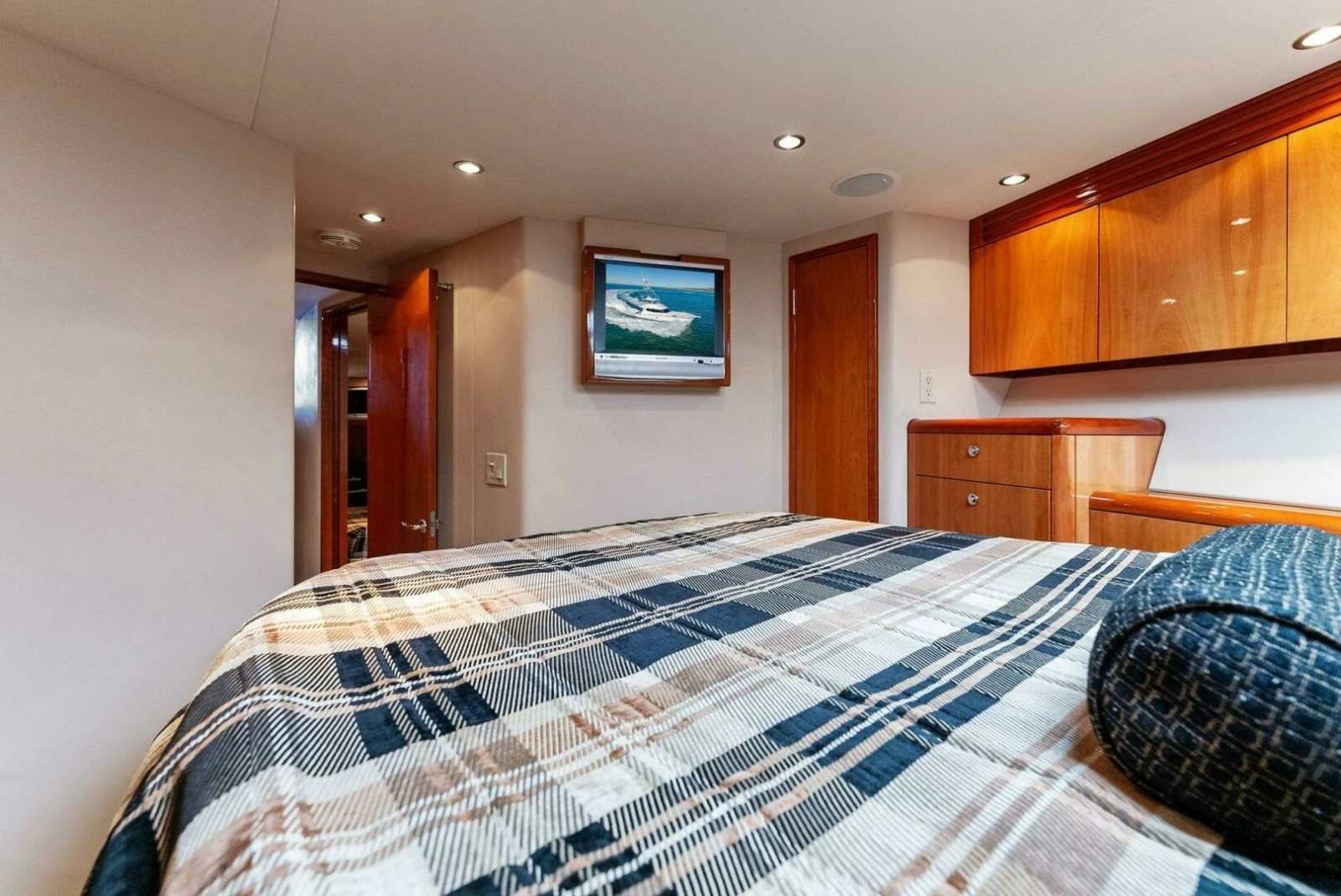 2007 Hatteras 64C - CHUPACBRA