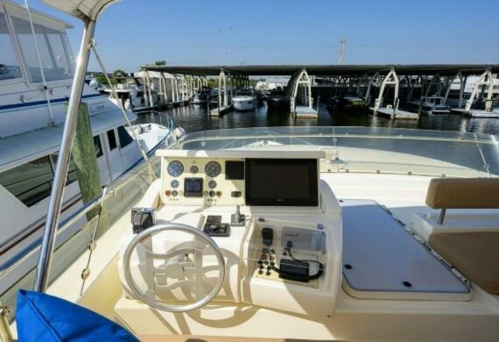 2000 Ferretti Yachts 72 Motoryacht - "BELLA": Flybridge Helm Station