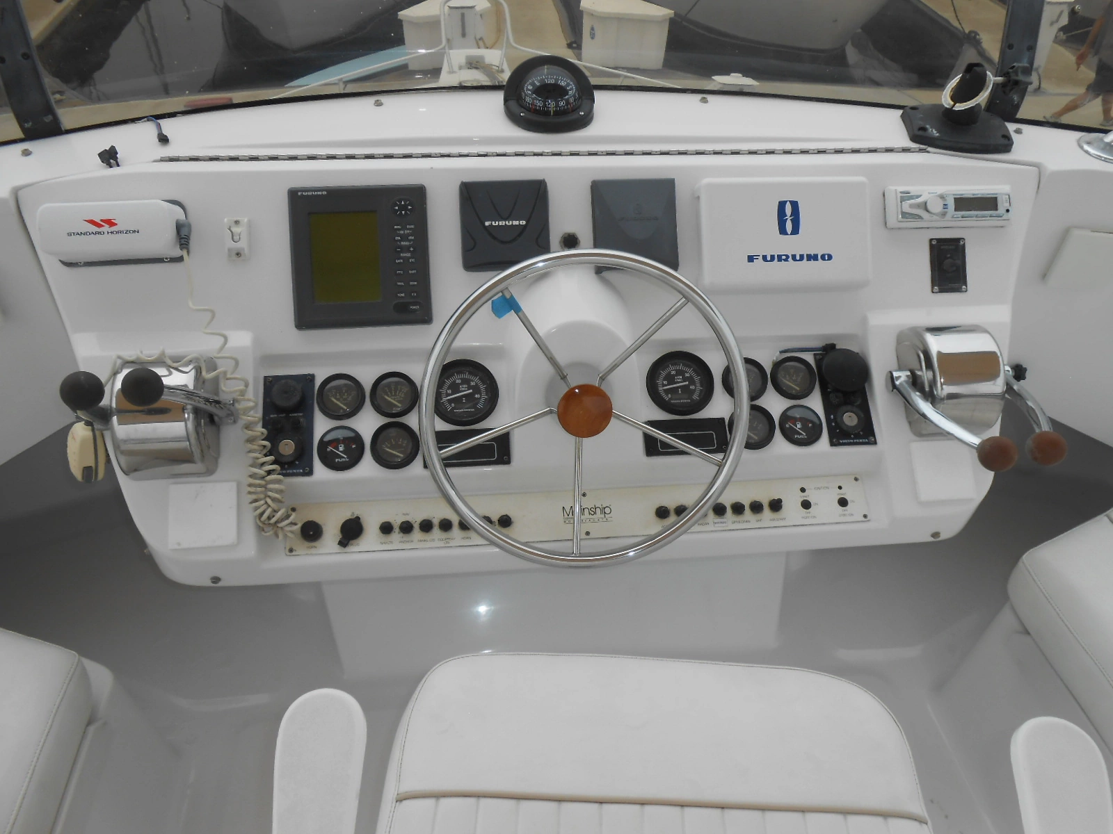 1997 Mainship 350