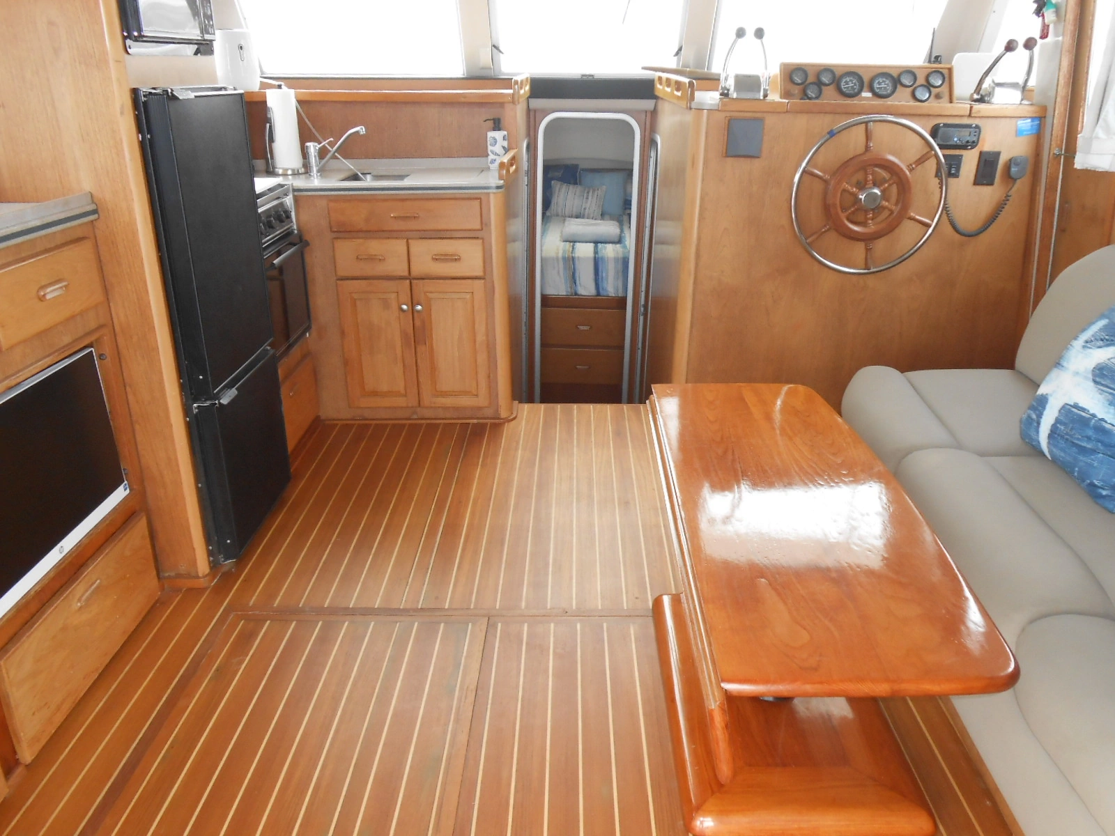 1997 Mainship 350