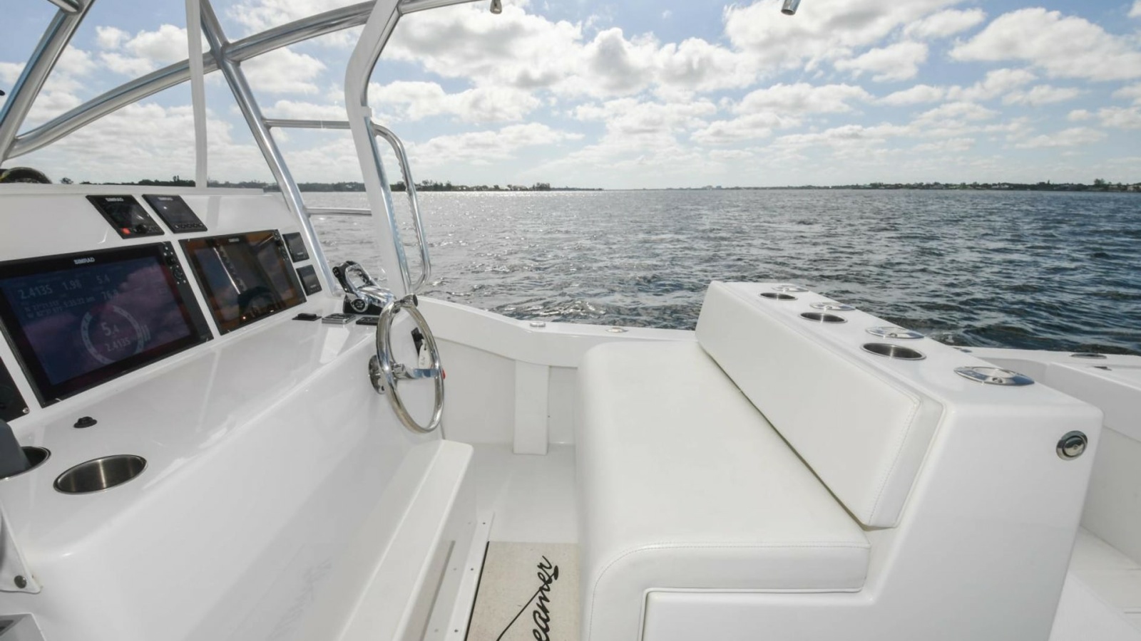 33' 2019 Ocean Master 336 Center Console