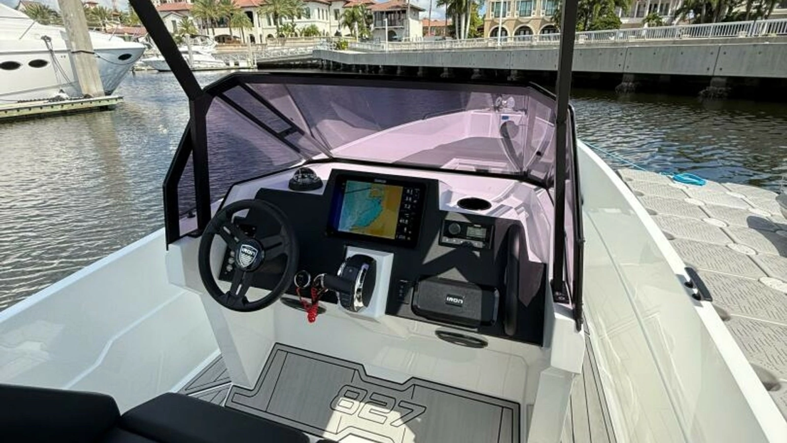 2024 Iron 27 Center Console