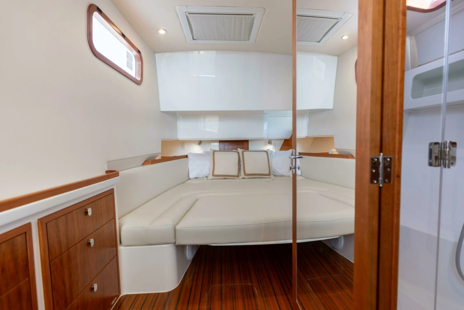 2025 MJM 4 46- Cabin