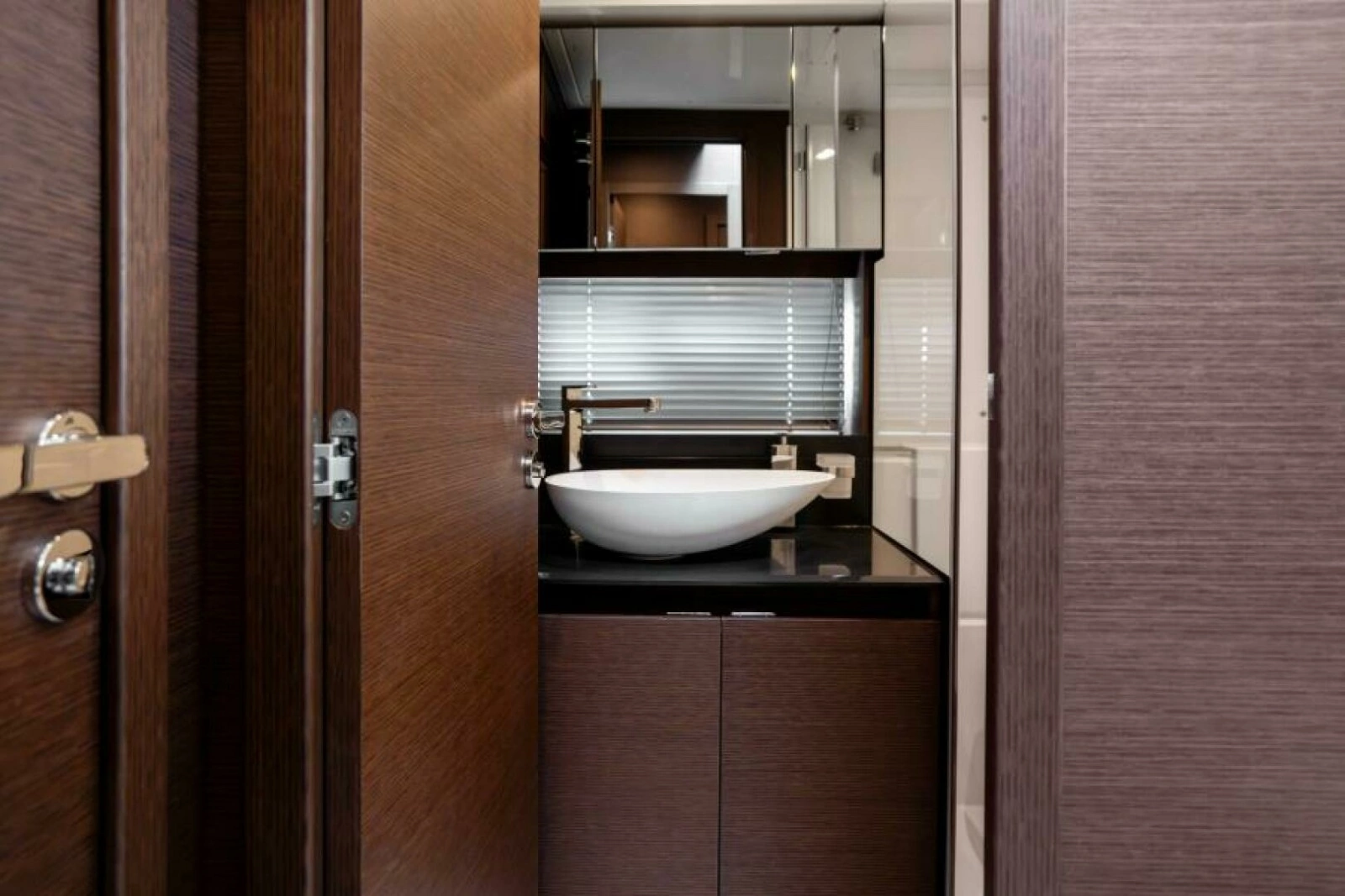 2024 46 Prestige Flybridge -Master Stateroom Head