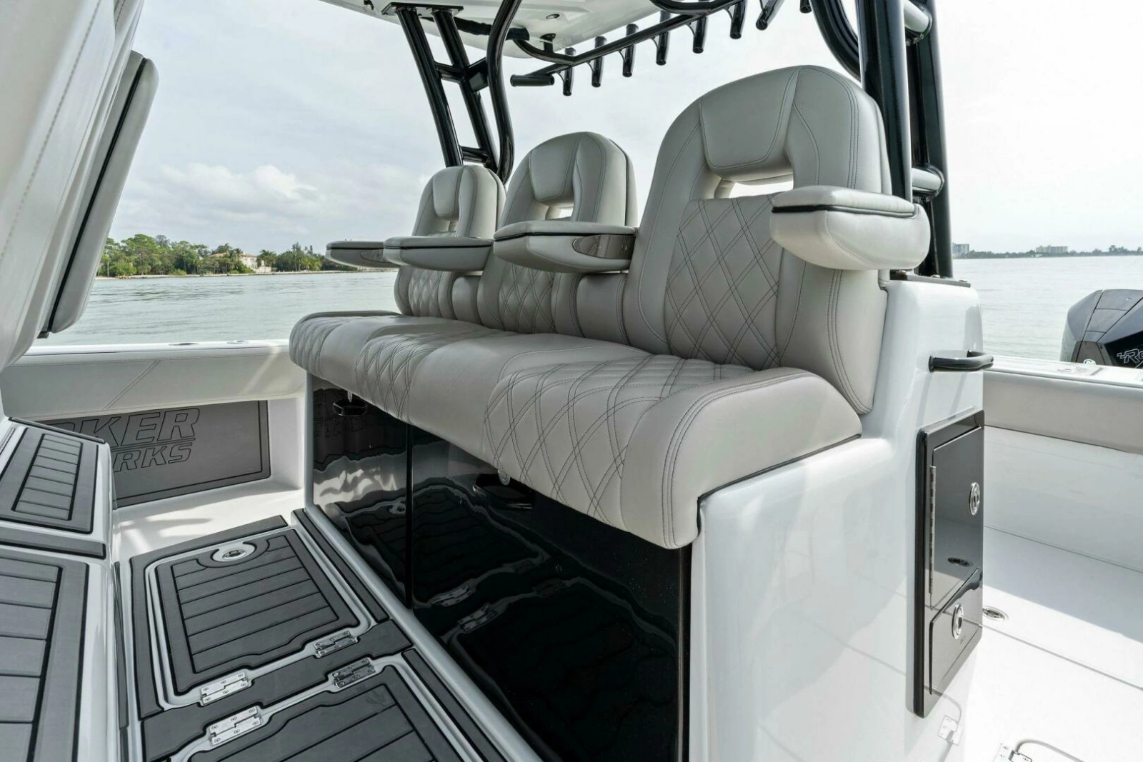 2022 Barker Boatworks 40 HPC 