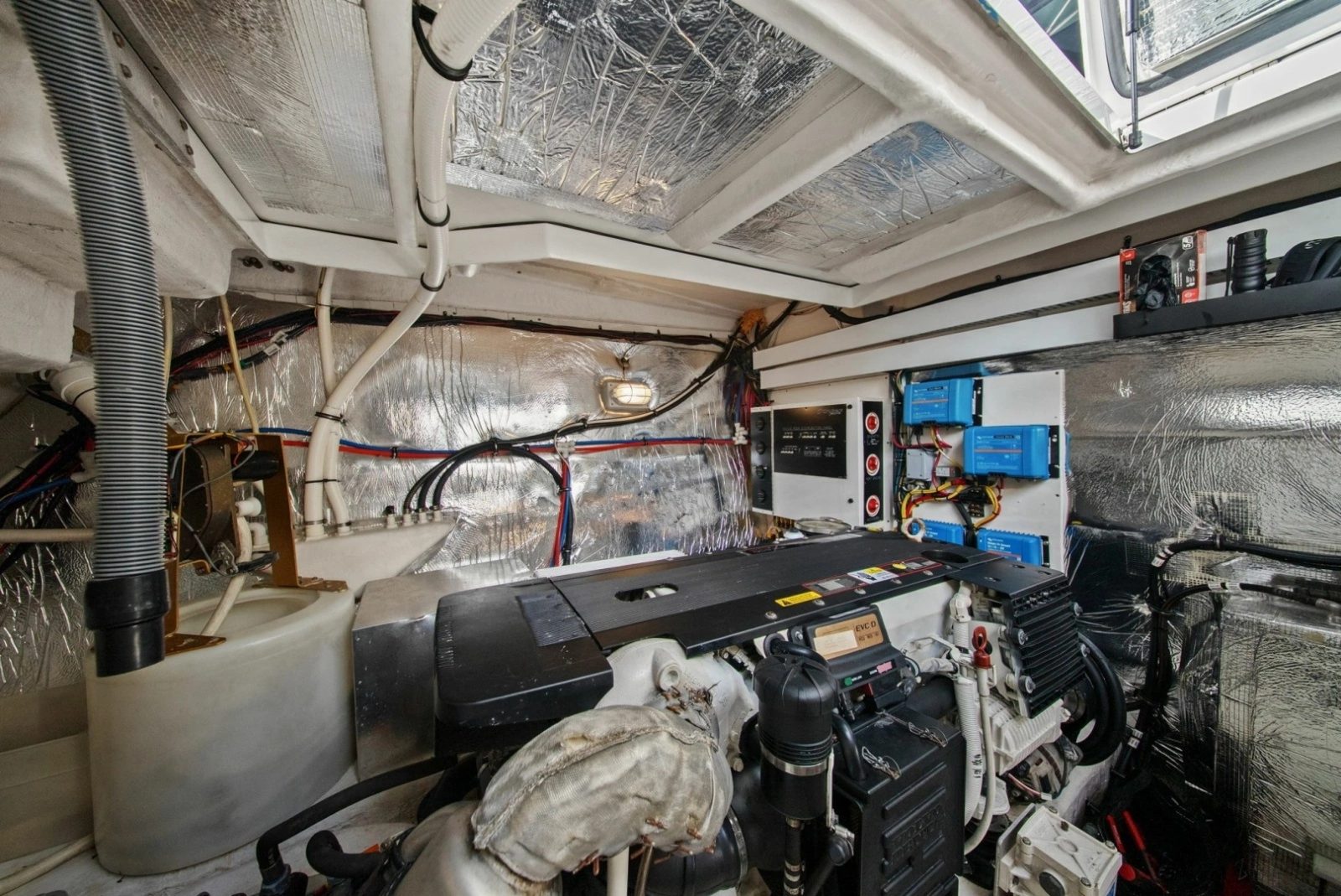 2014 Cruisers Yachts 48 Cantius