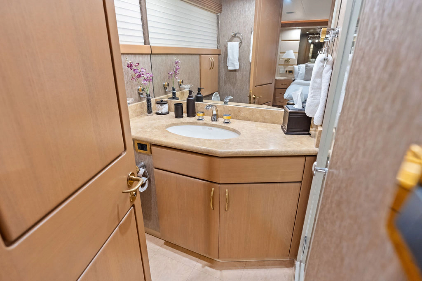 1999 Westport 112