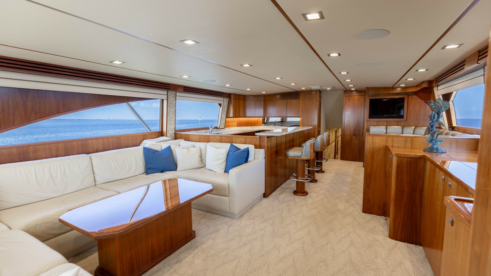 80' 2016 Viking 80 Convertible