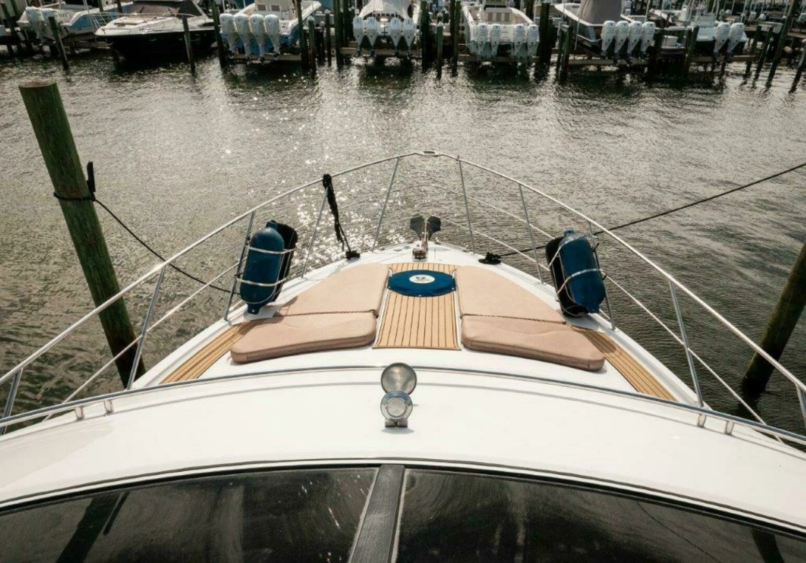 2002 Carver 444 Cockpit Motor Yacht photo 5