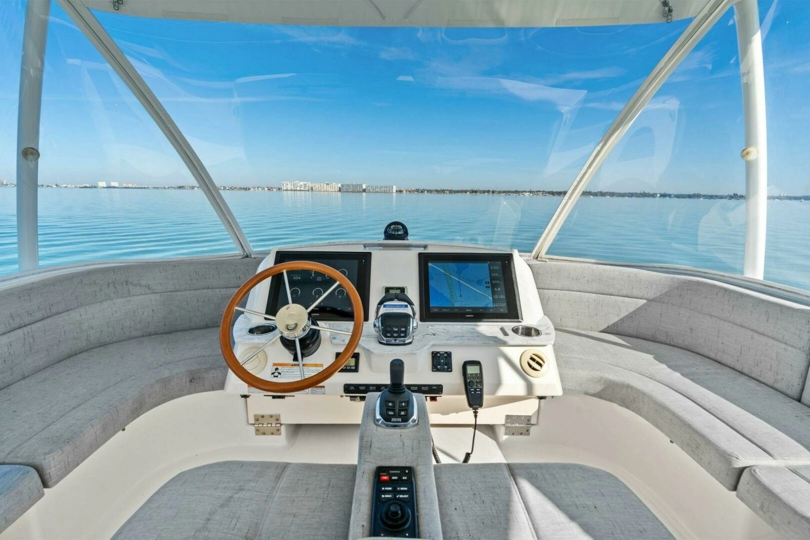 2016 Tiara Yachts 50 Flybridge