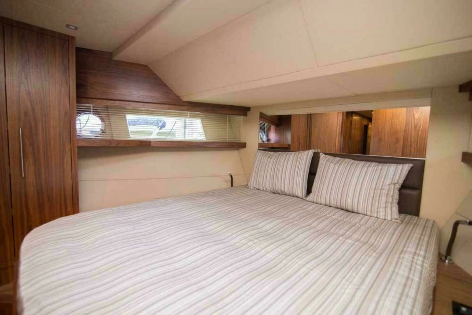 2019 Sundeck Yachts 580 Sport