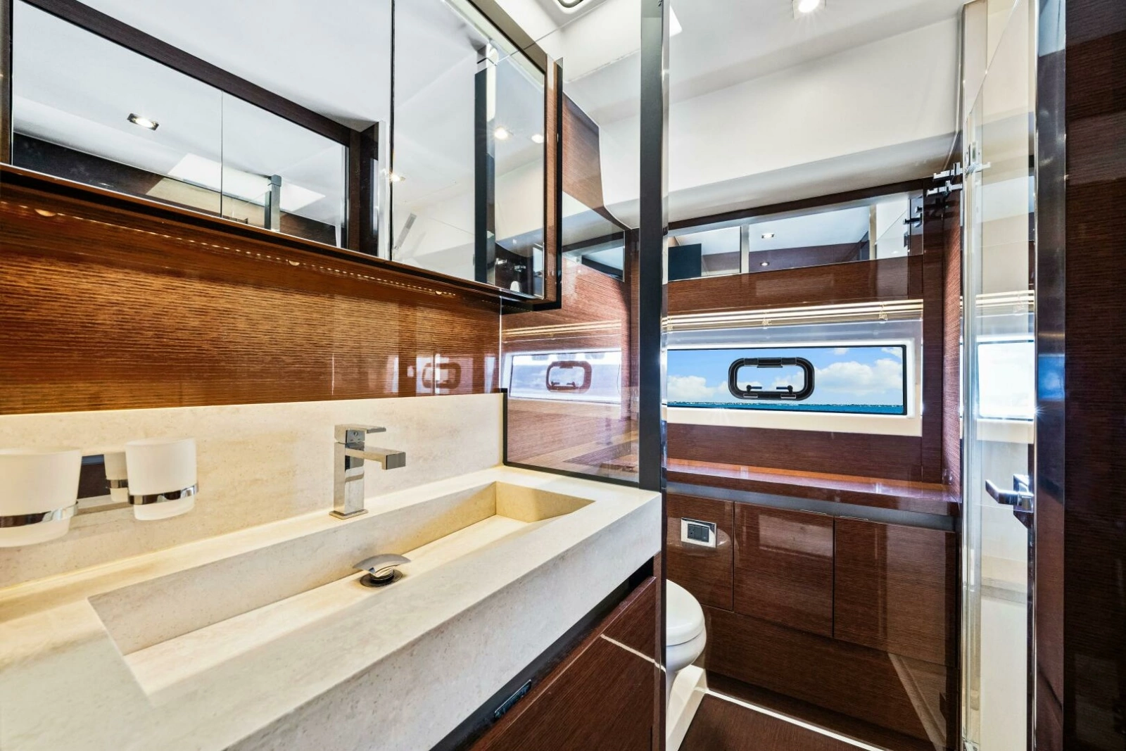 2019 Prestige 630 Flybridge - Head