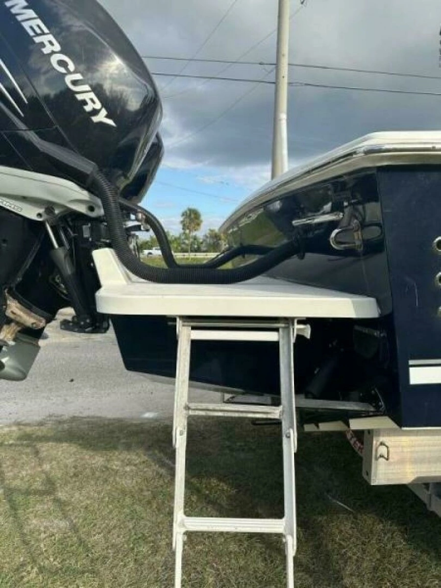 2008 31 Jupiter Center Console