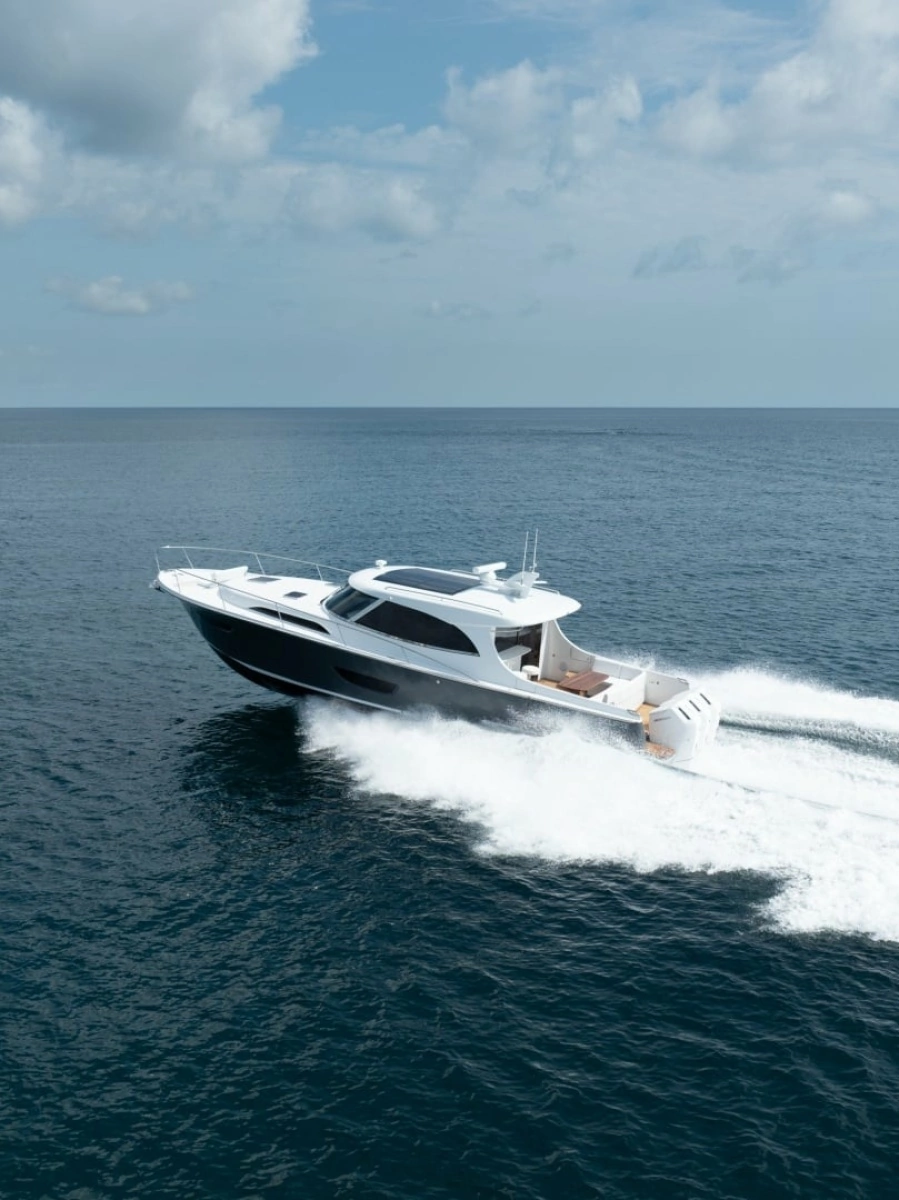 Eclipse 50 - STINGRAY GRAY - Exterior Profile
