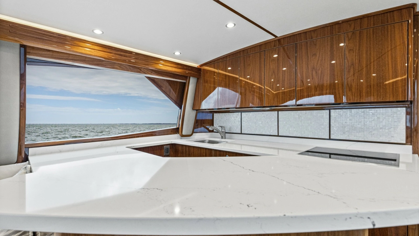 2022 Viking Convertible Cole Play Engine Galley (1)