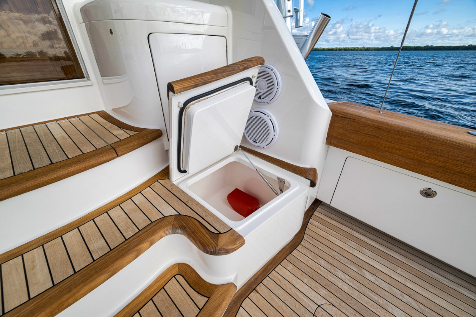 2020 Viking 68 Convertible