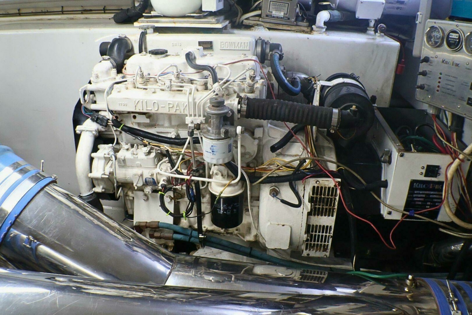 73' 2001 Donzi 73 Sport Yacht