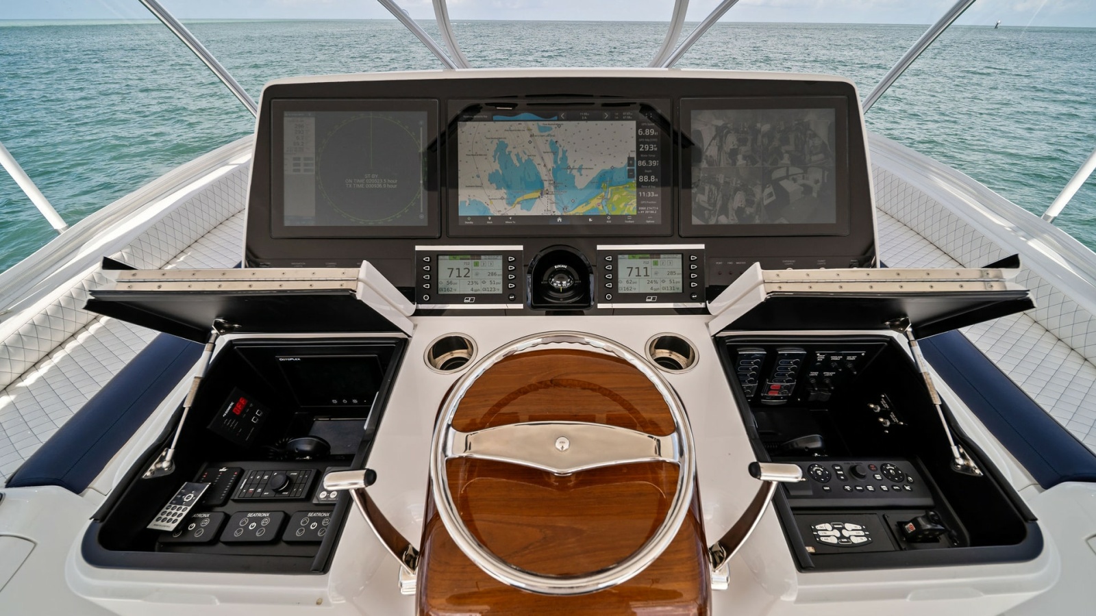 Flybridge Helm Station