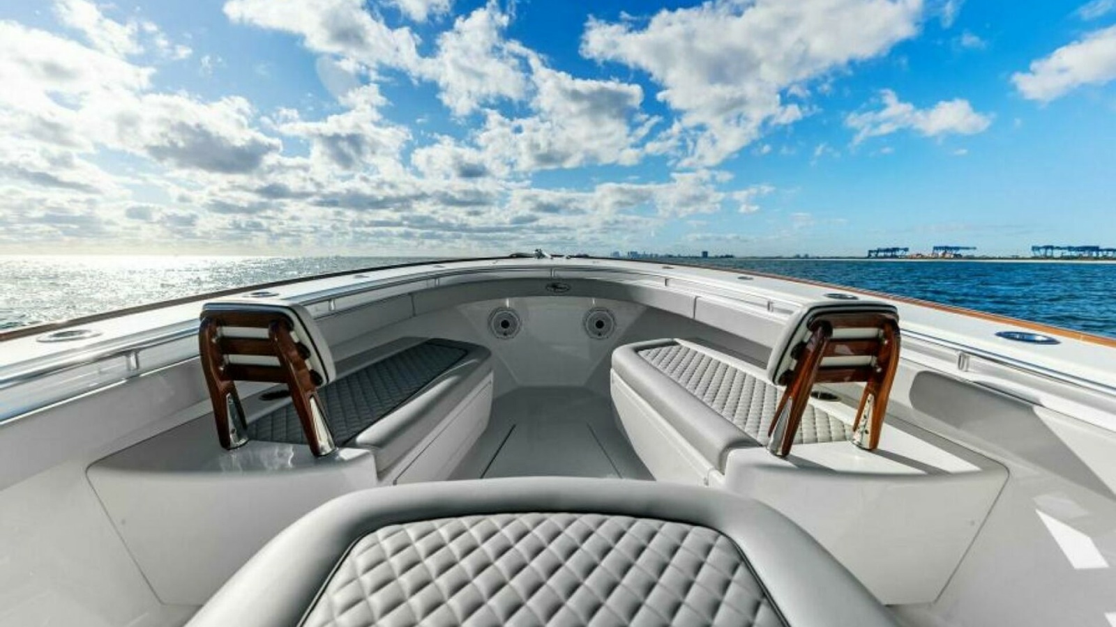 2021 Valhalla Boatworks V-37 Bow