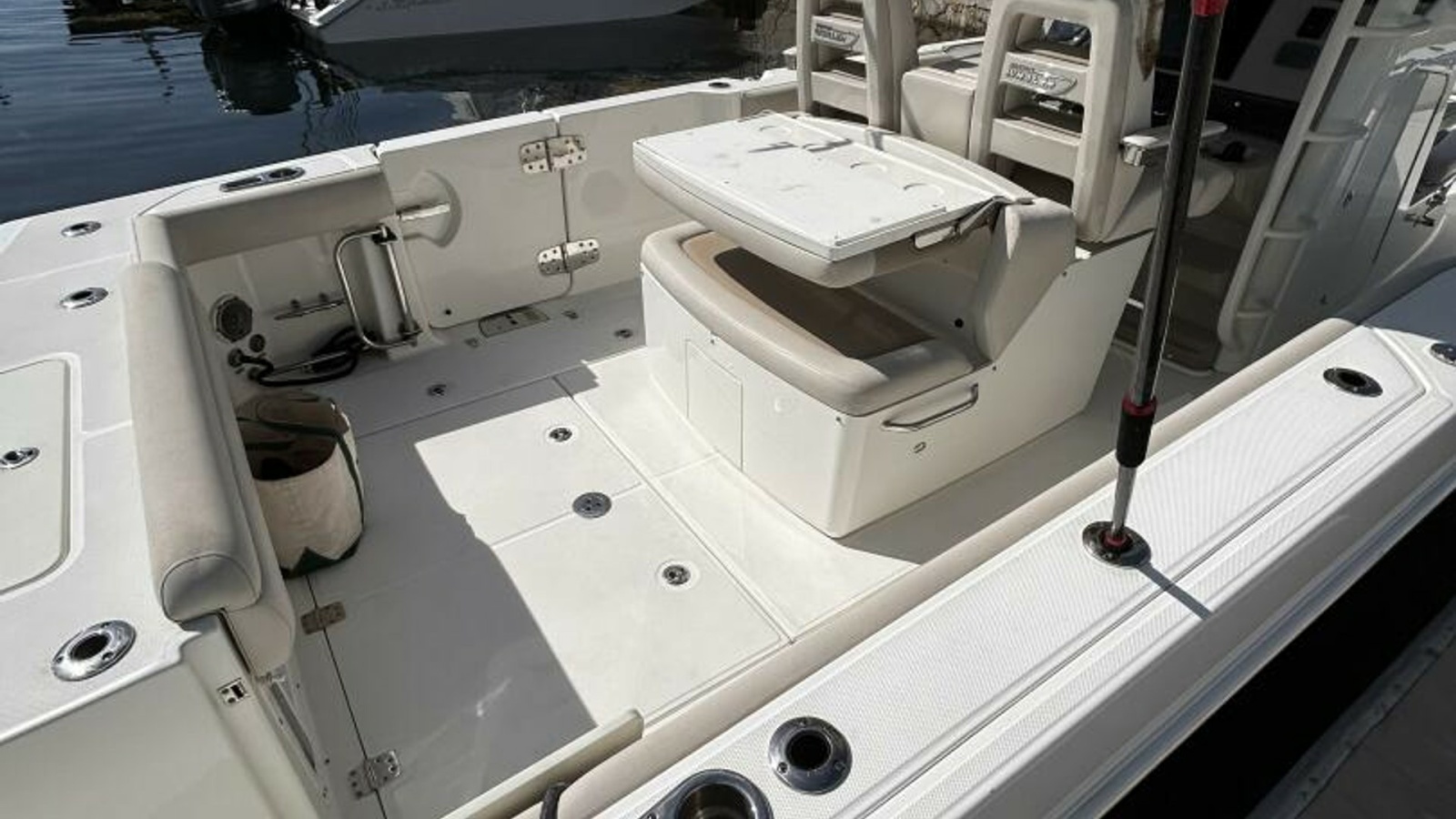 33' 2017 Boston Whaler 330 Outrage