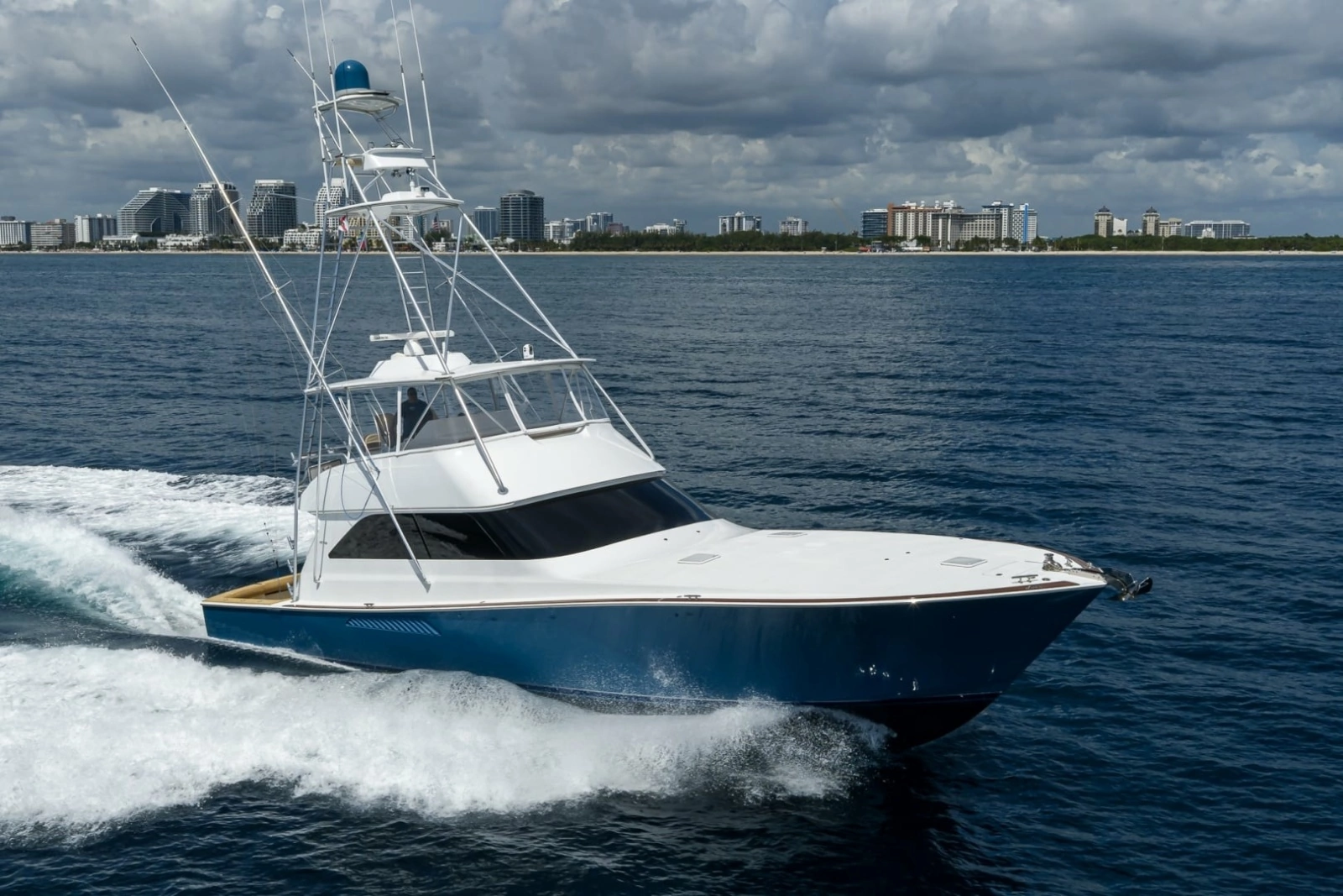 2002 Viking 61 Convertible
