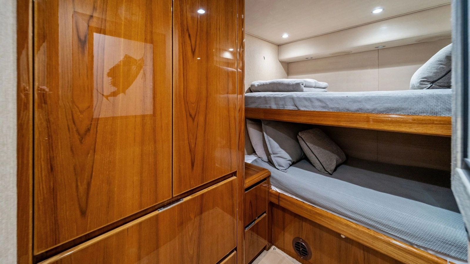 Guest Stateroom with Bunk Beds