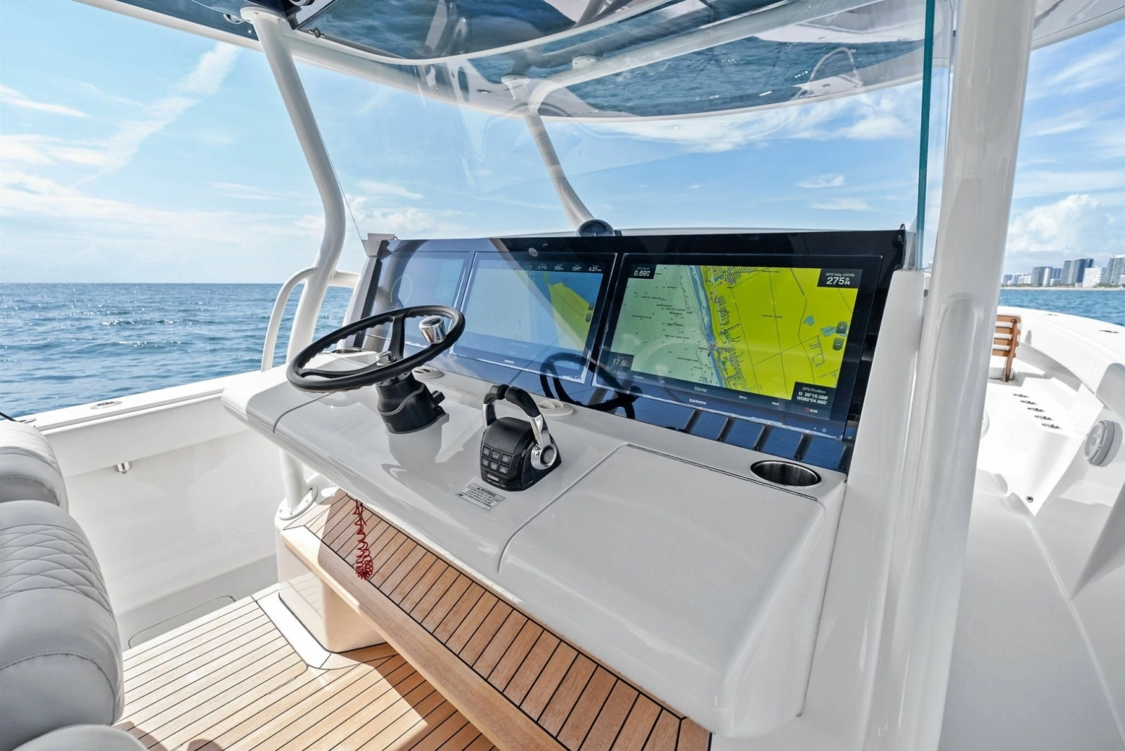2020 Jupiter 43 SF MENACE Helm