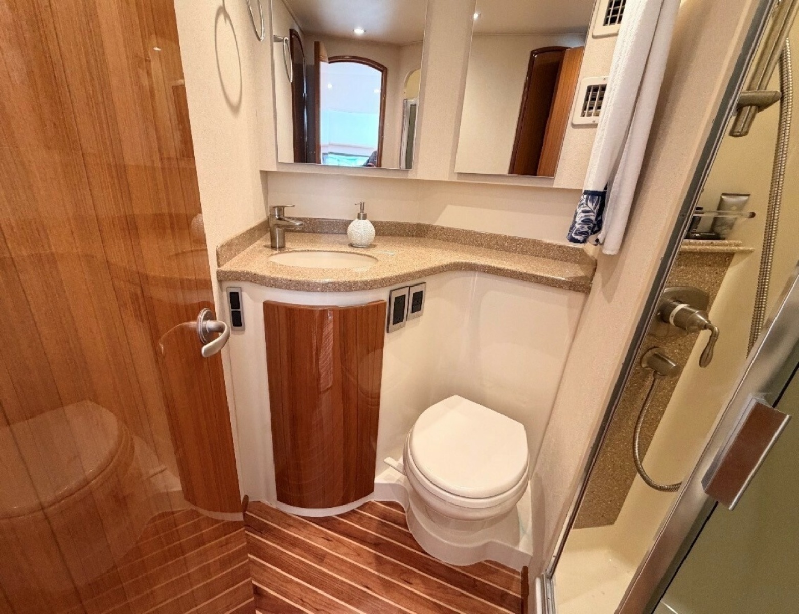 Viking 42 UNREEL - Head
