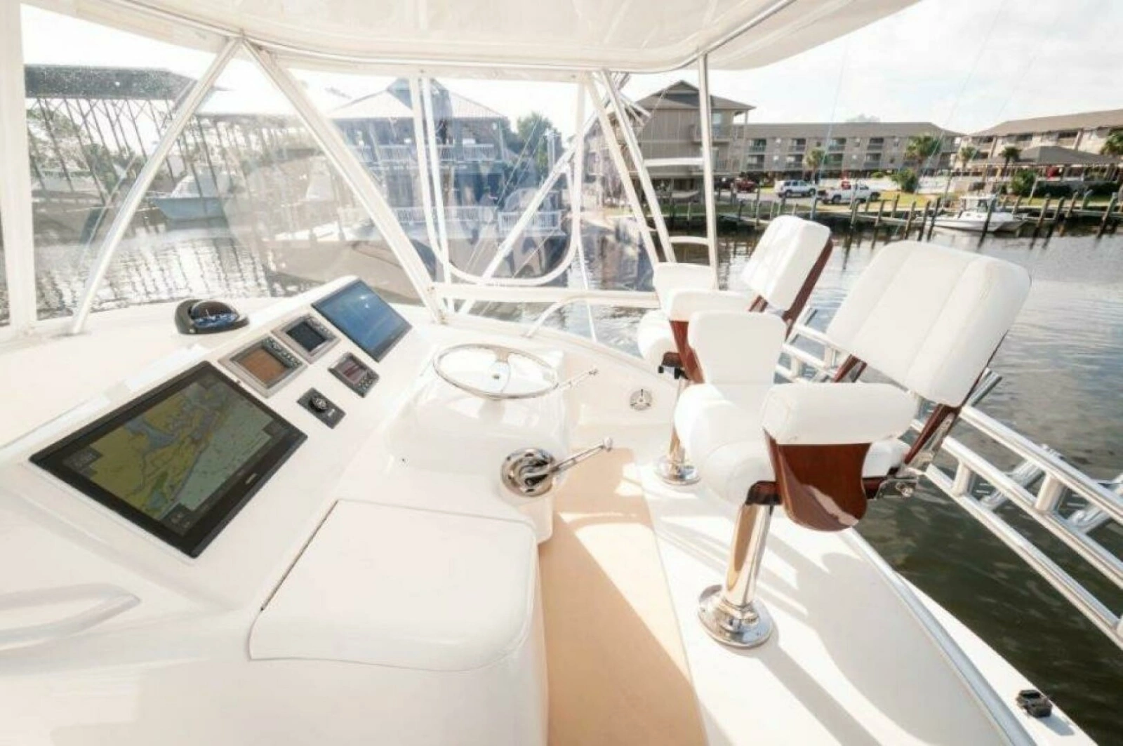 2012 Viking 42 Convertible photo 23