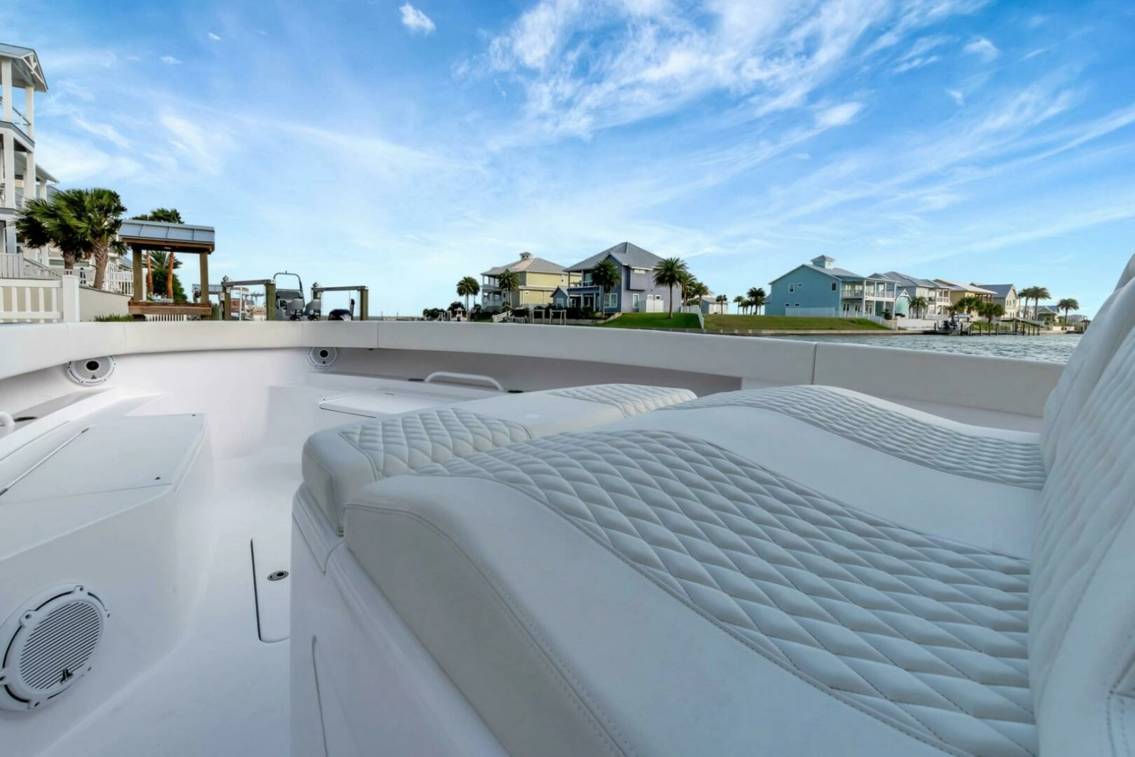 2023 Jupiter 43 Center Console 