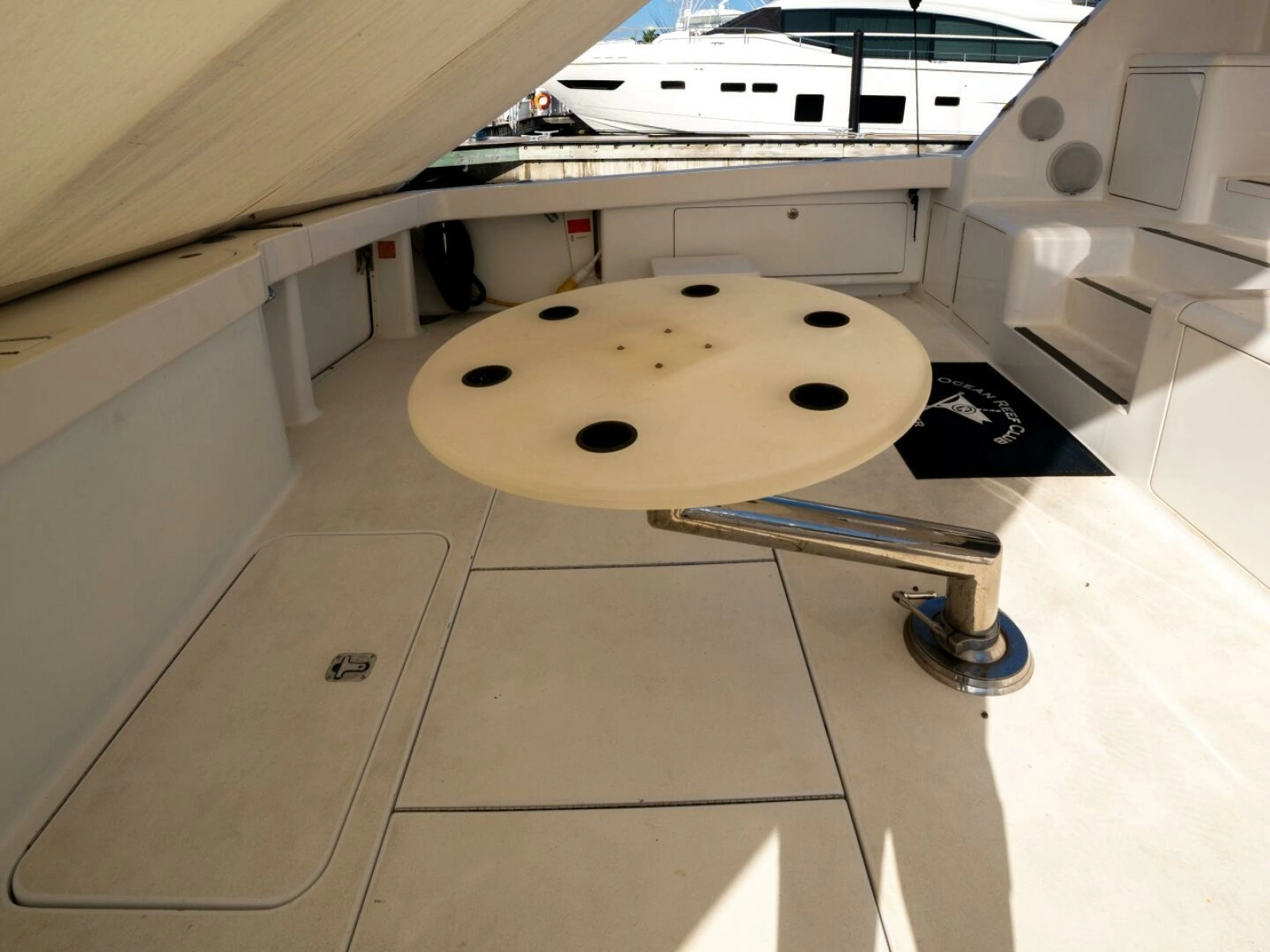 Viking 74 STREAM RUNNER- Cockpit