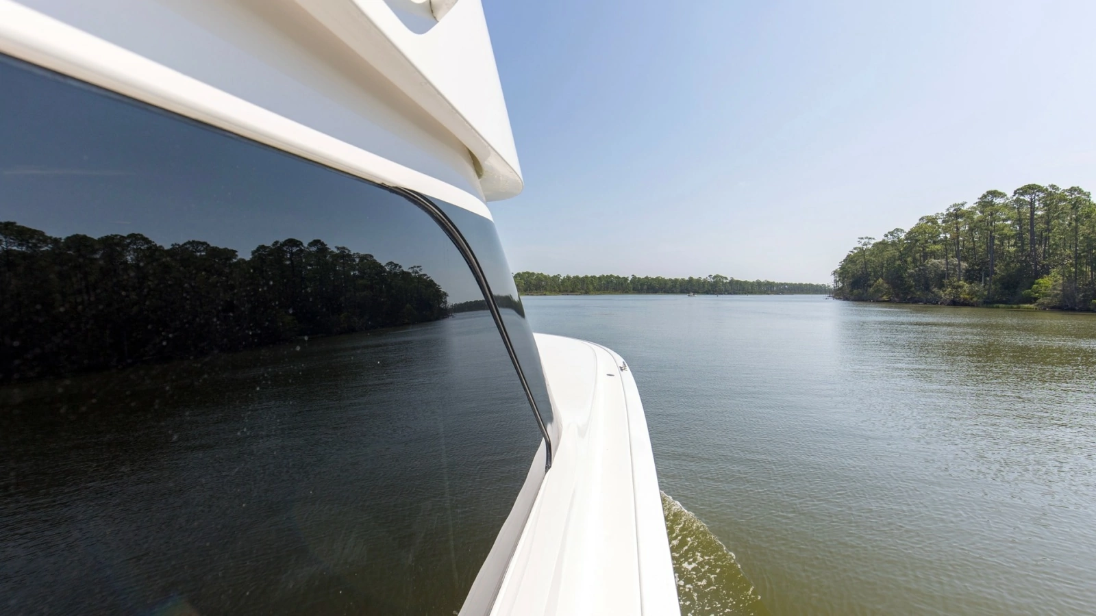 2005 61 Viking Enclosed Bridge Kelkat Forward Bow (1)