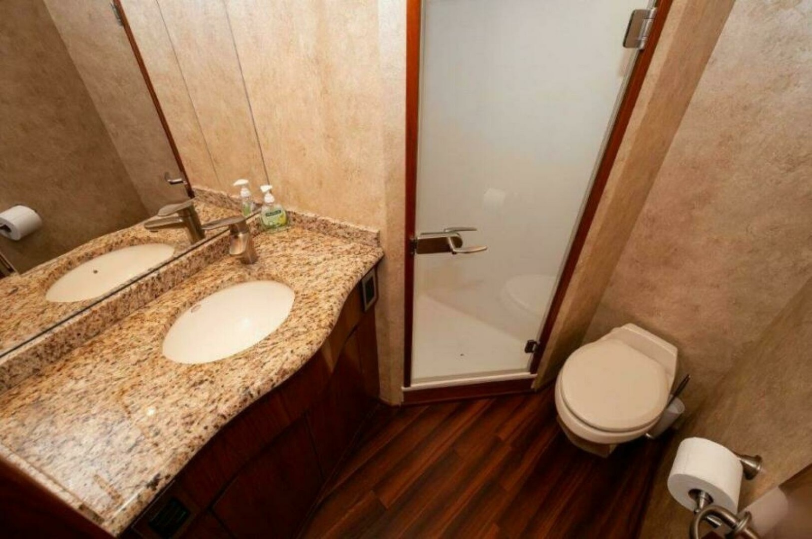 2012 76 Viking Sky Bridge Barefoot Drive FWD Head (2)