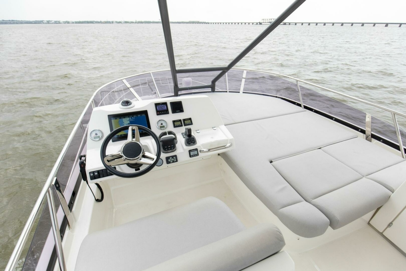 46' 2023 Prestige 460 Flybridge