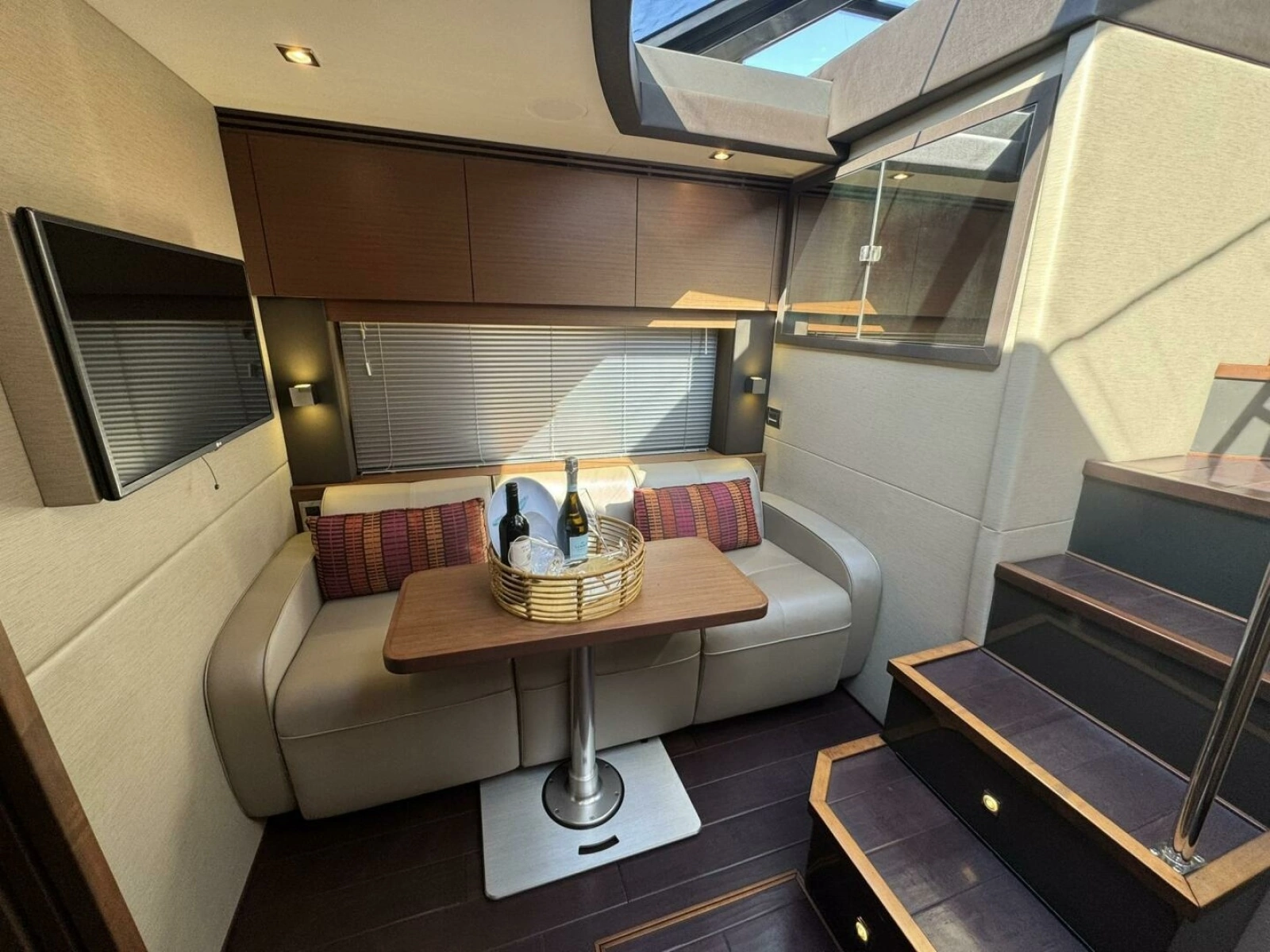 2016 Sea Ray 470 Sundancer photo 15
