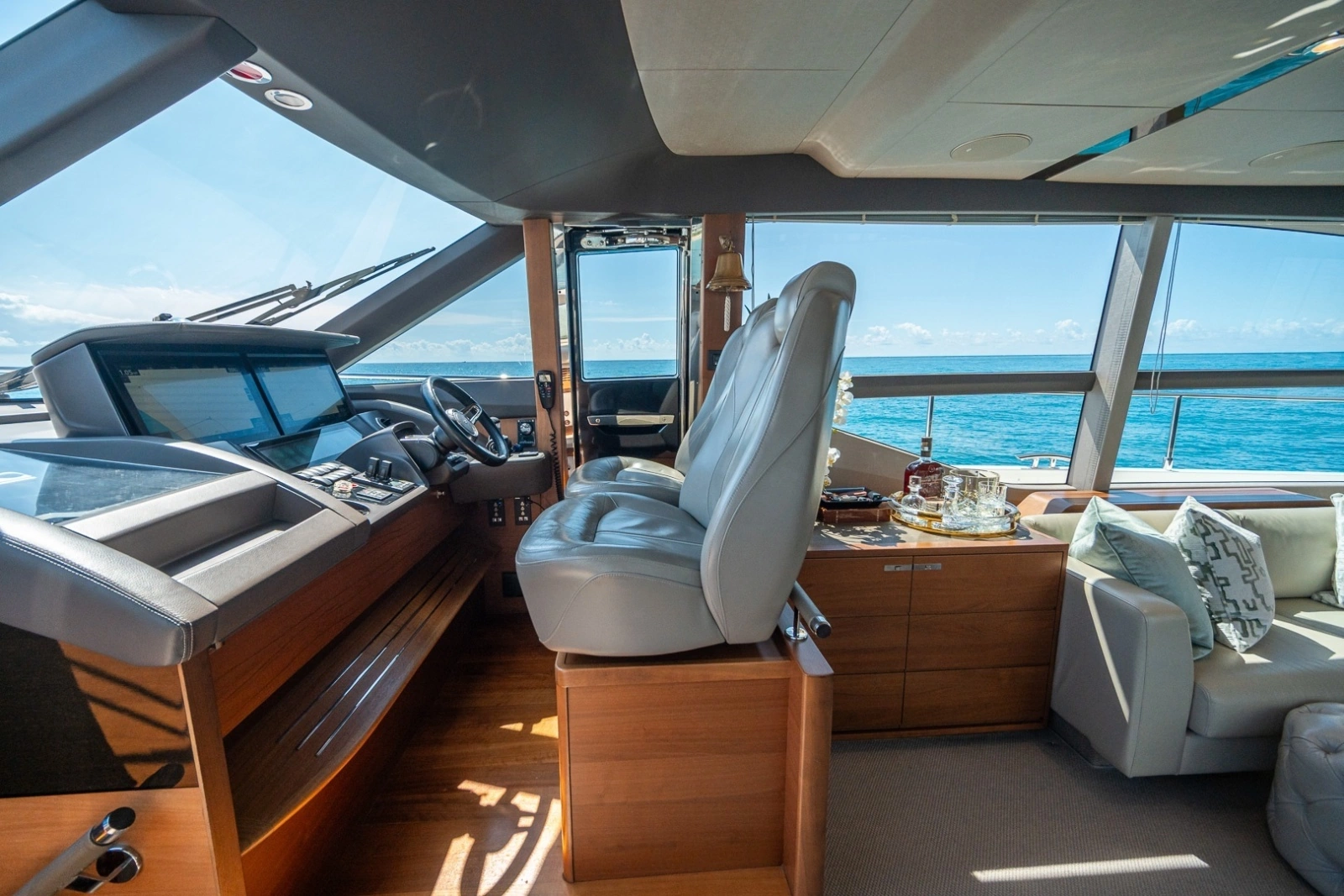 2017 Princess 68 Flybridge