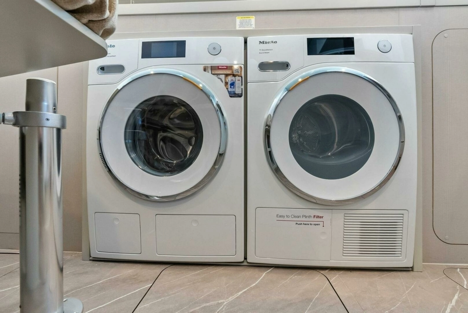2026 Absolute 70 Navetta - Washer and Dryer 