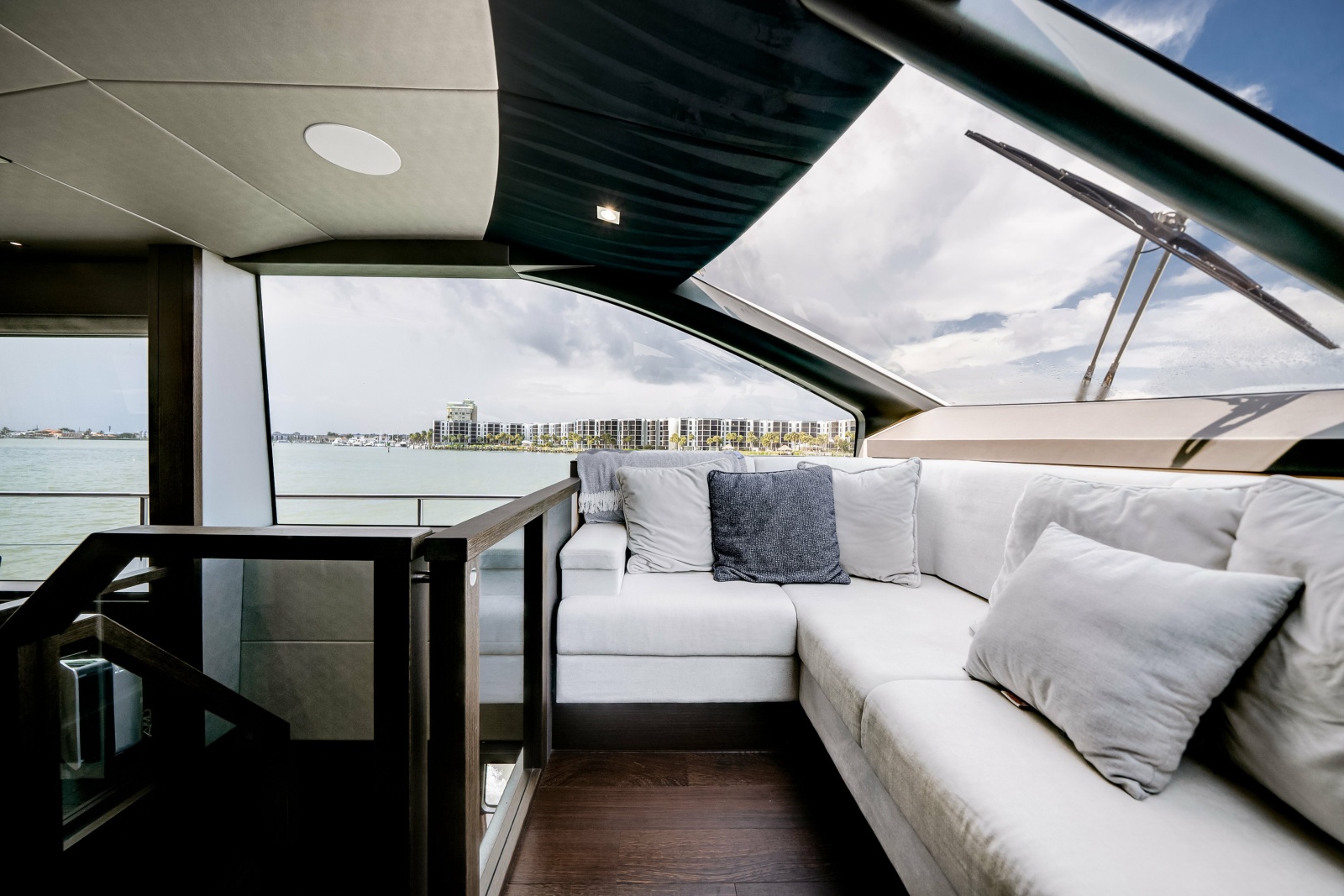 2019 Sunseeker 76 Flybridge
