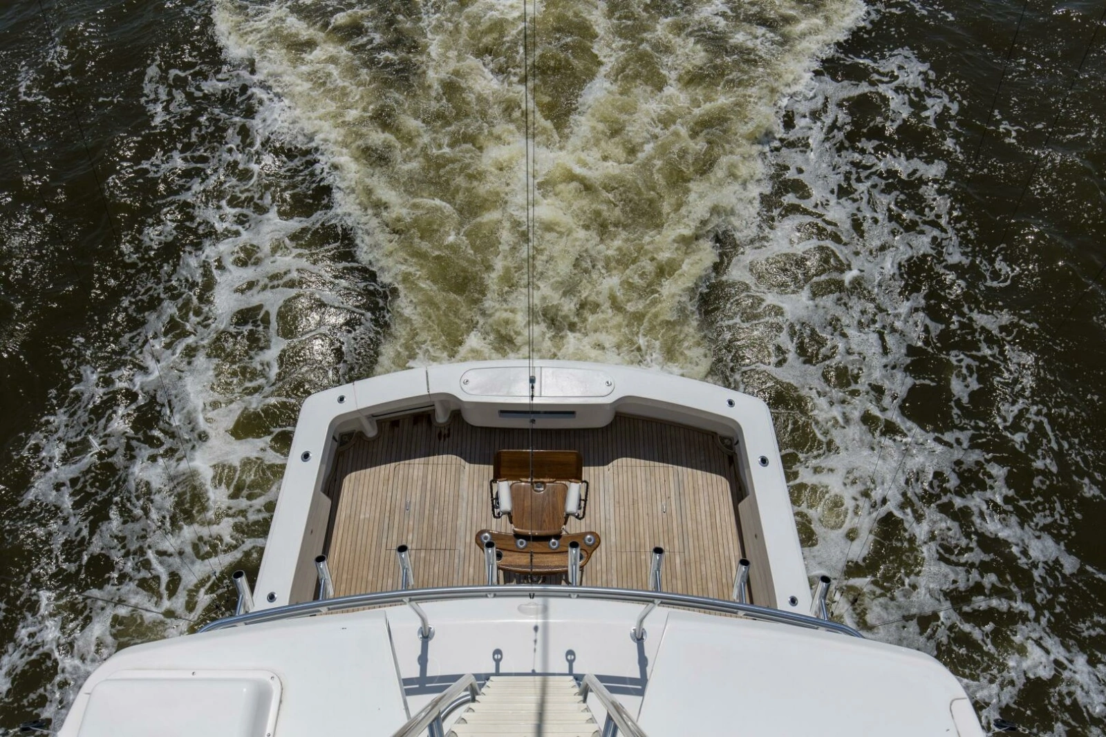 2007 64 Viking Enclosed Bridge Reel Blues Tower View (1)