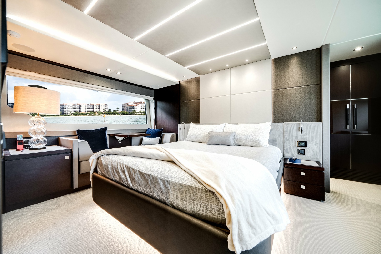 2019 Sunseeker 76 Flybridge