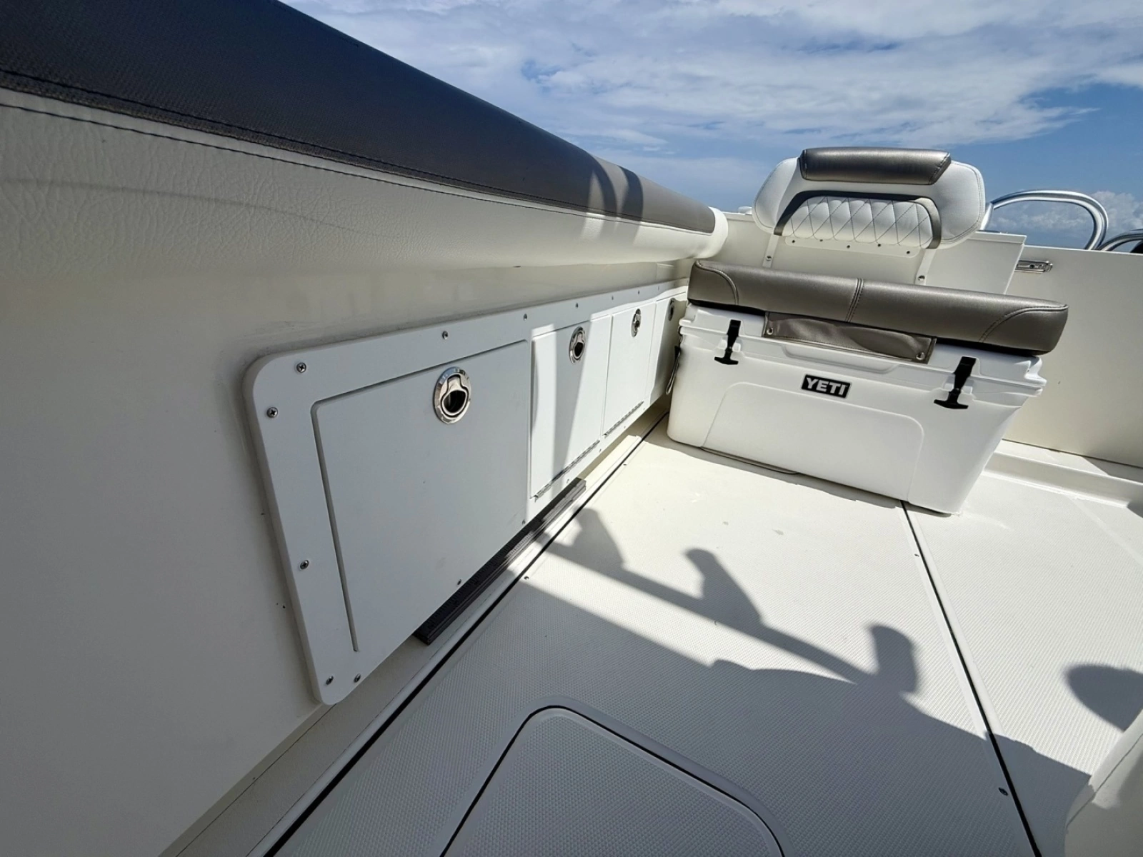 29ft World Cat Yacht For Sale