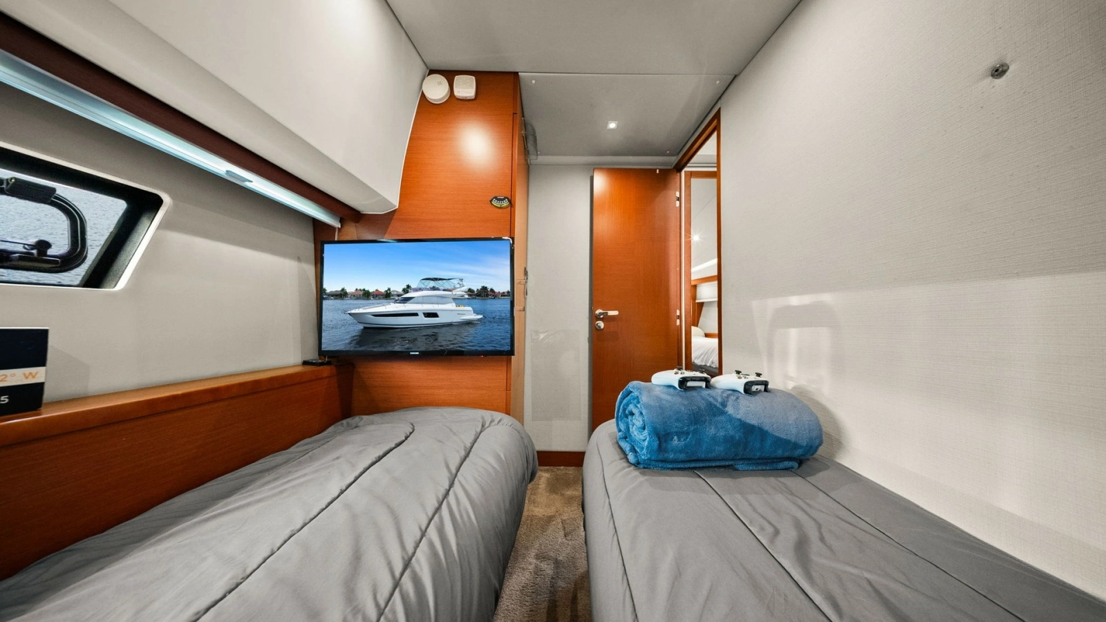 Twin Guest Cabin with TV