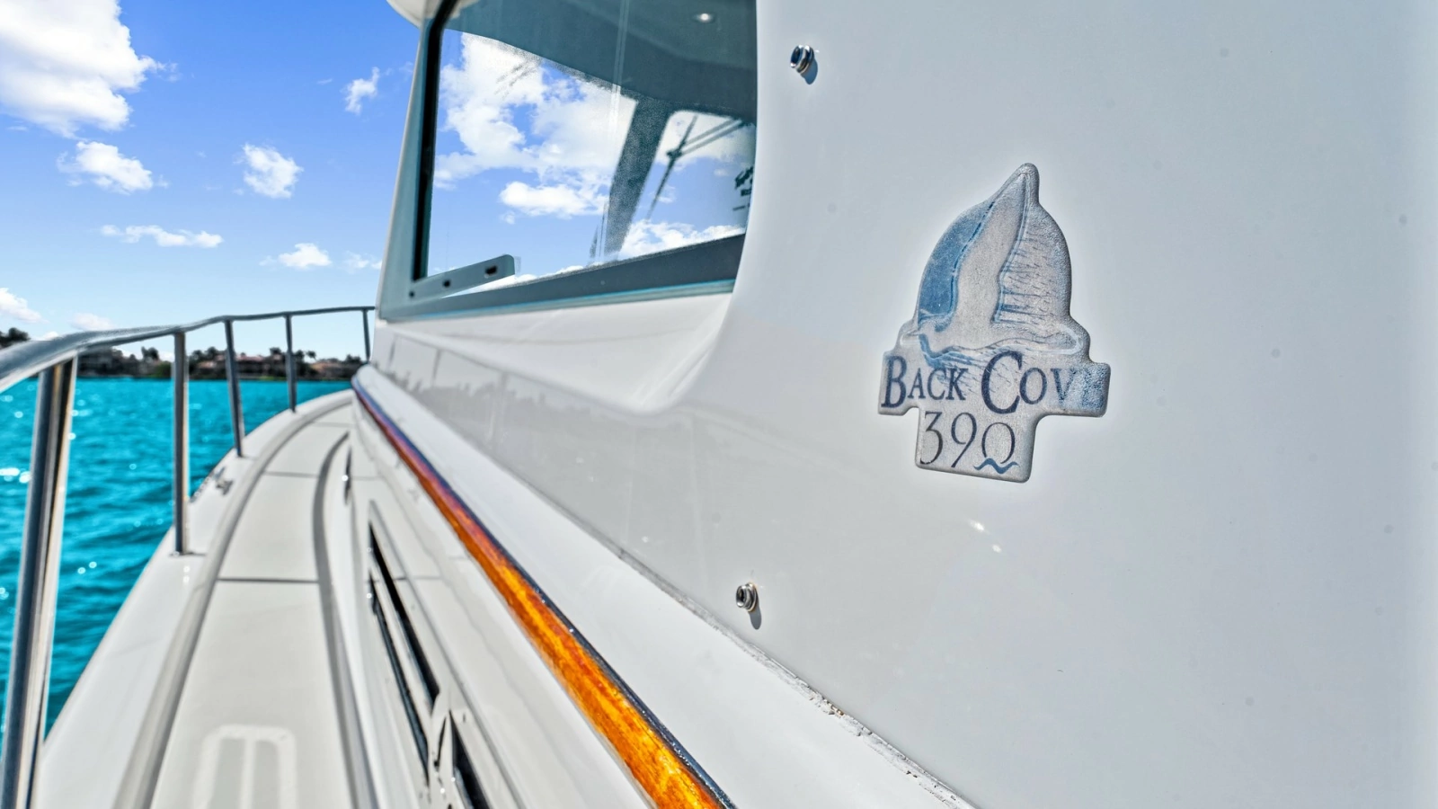 Side Deck and Branding Detail