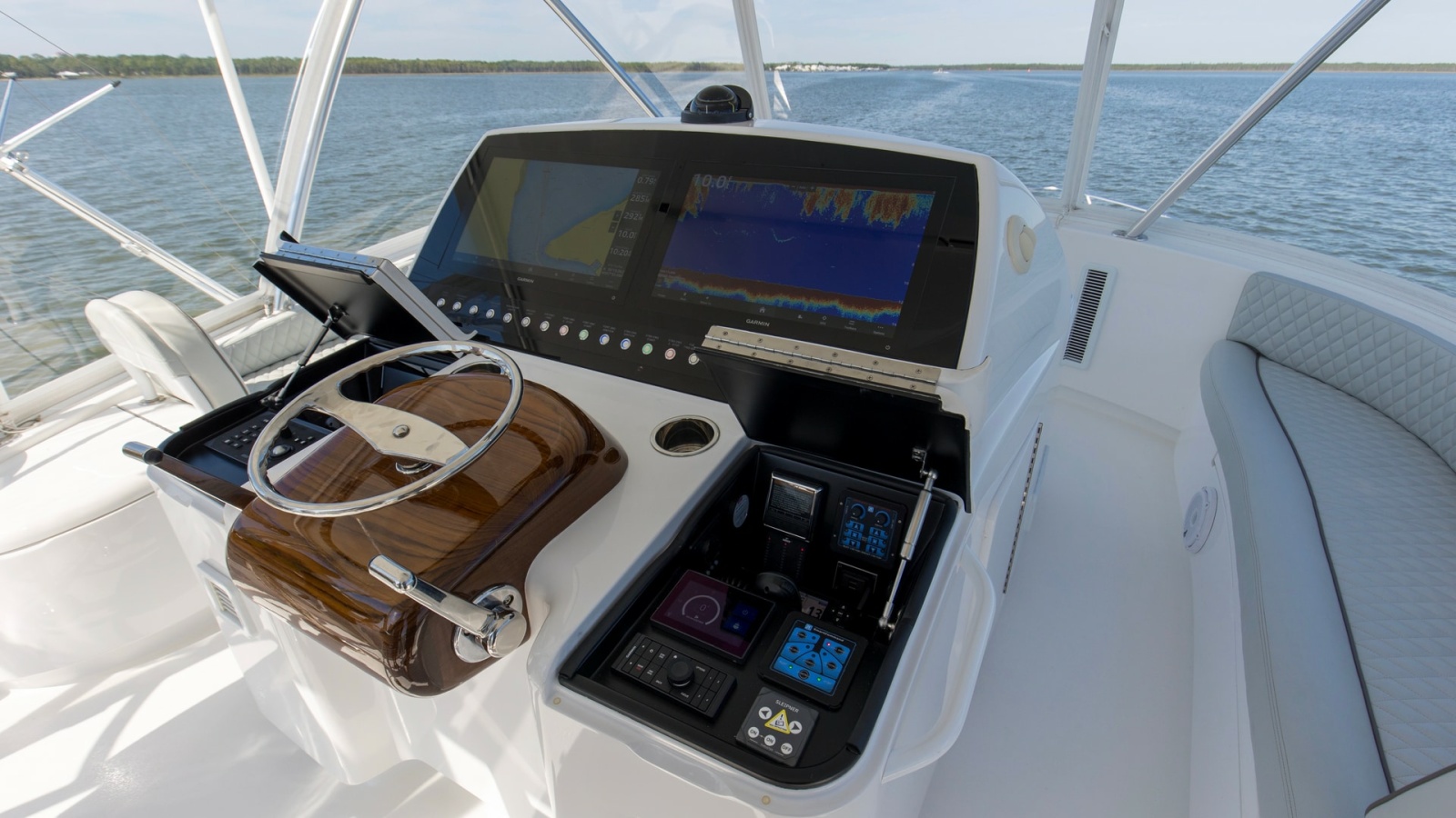 Flybridge Helm Station with Electronics